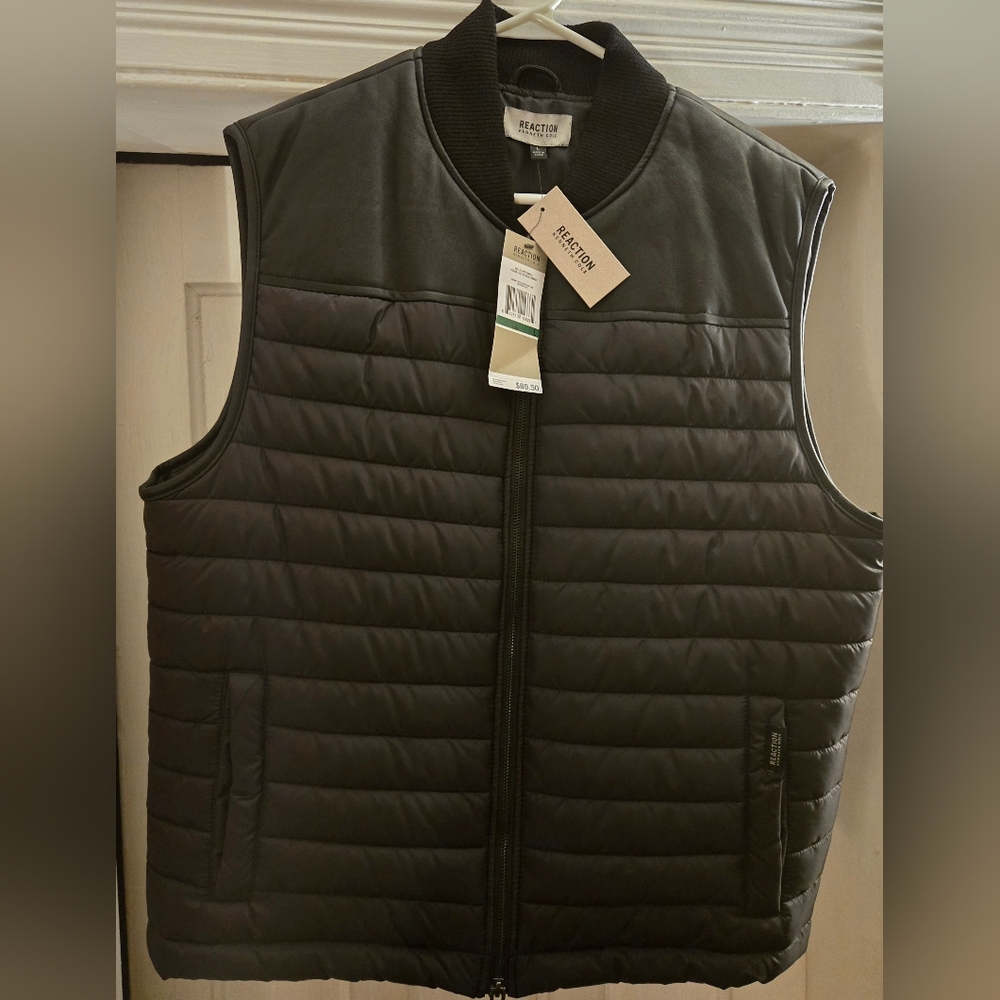 Kenneth Cole Reaction Black Quilted Sleeveless Vest (NWT)